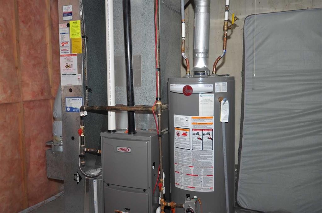 16 Edenwold Green Nw, Calgary, AB - Indoor Photo Showing Basement