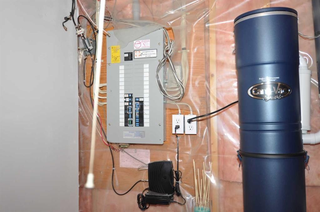 16 Edenwold Green Nw, Calgary, AB - Indoor Photo Showing Basement