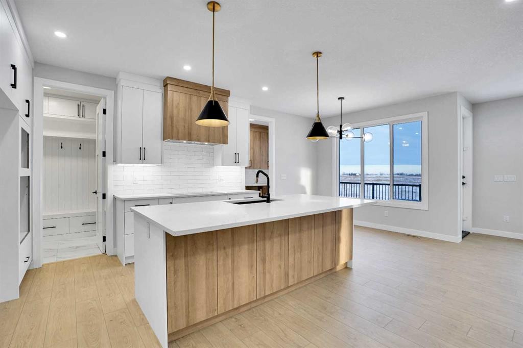 335 Muirfield Crescent, Lyalta, AB - Indoor Photo Showing Kitchen With Upgraded Kitchen