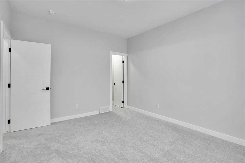 335 Muirfield Crescent, Lyalta, AB - Indoor Photo Showing Other Room