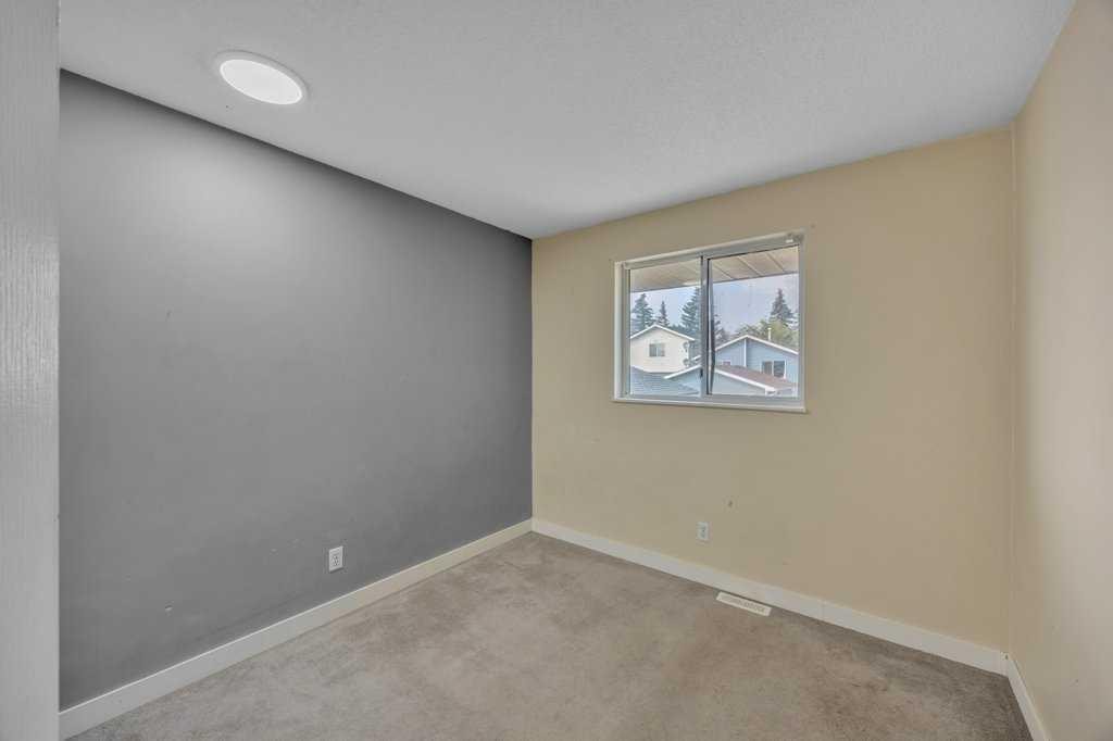 32 Martindale Boulevard Ne, Calgary, AB - Indoor Photo Showing Other Room