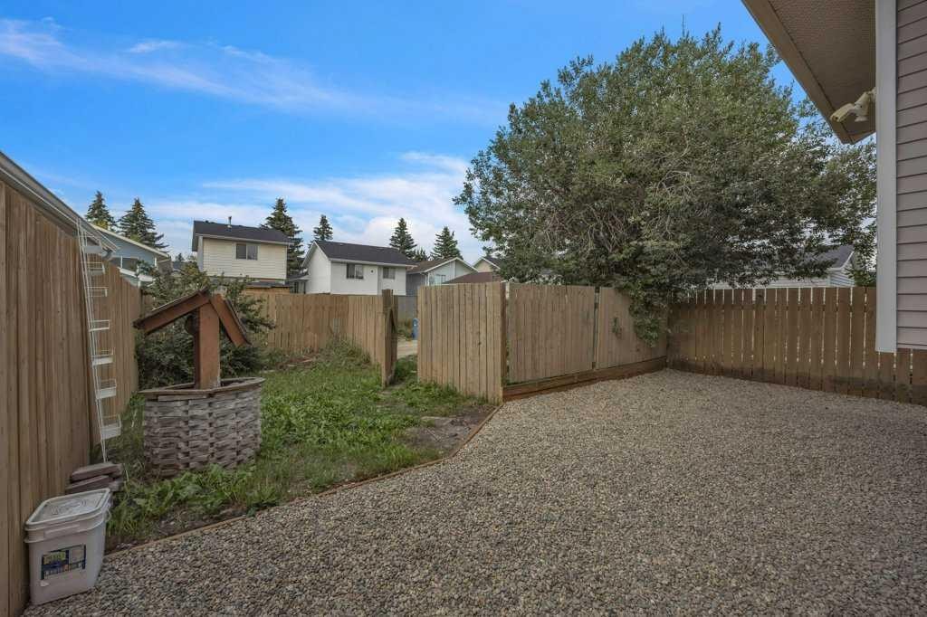 32 Martindale Boulevard Ne, Calgary, AB - Outdoor
