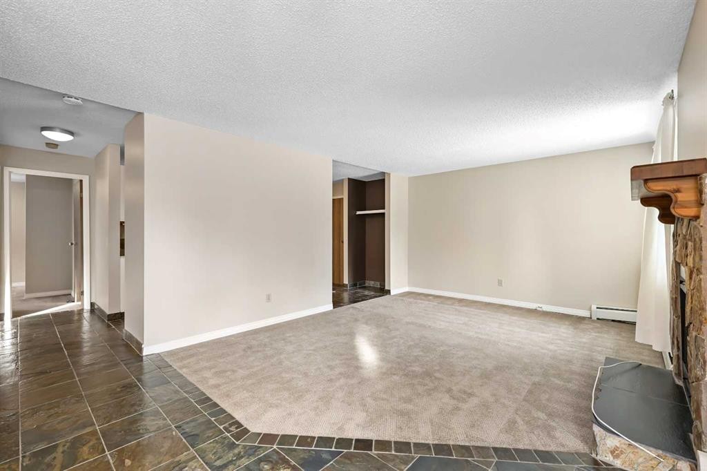 3211-80 Glamis Drive Sw, Calgary, AB - Indoor Photo Showing Other Room