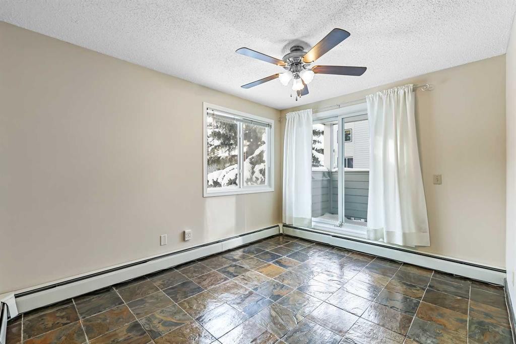 3211-80 Glamis Drive Sw, Calgary, AB - Indoor Photo Showing Other Room