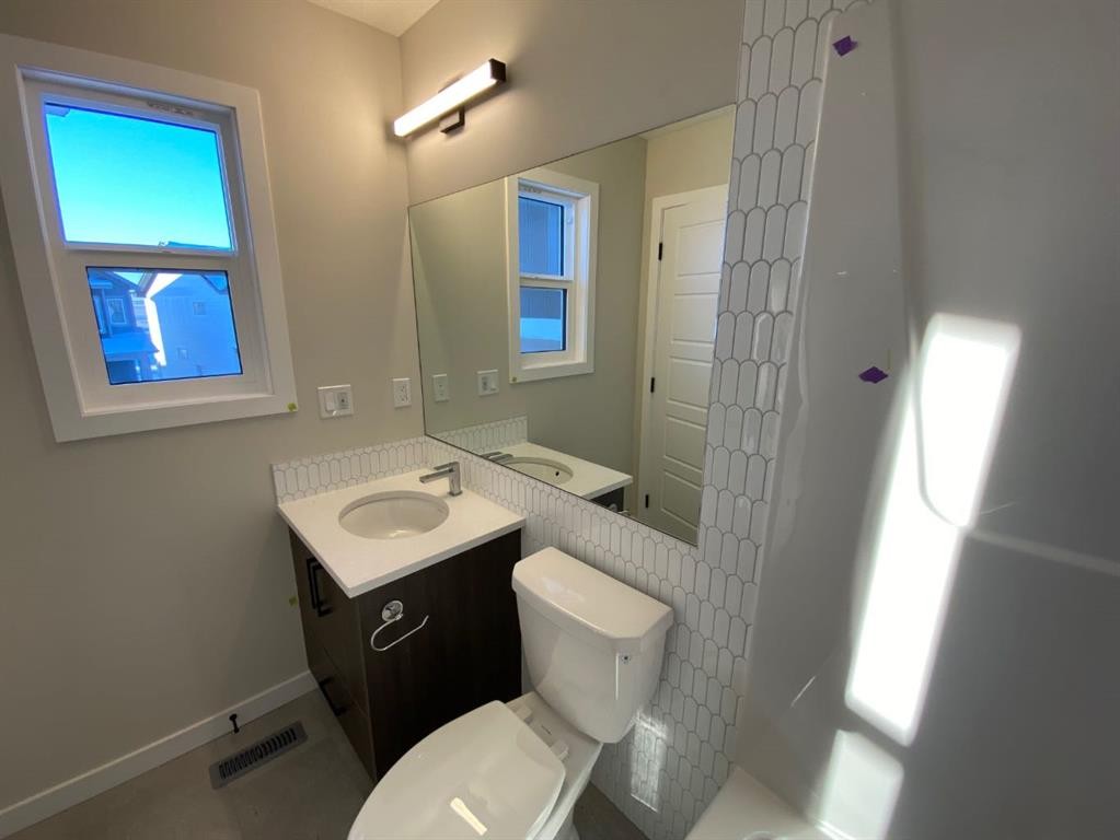 341 Ellen Park, Crossfield, AB - Indoor Photo Showing Bathroom