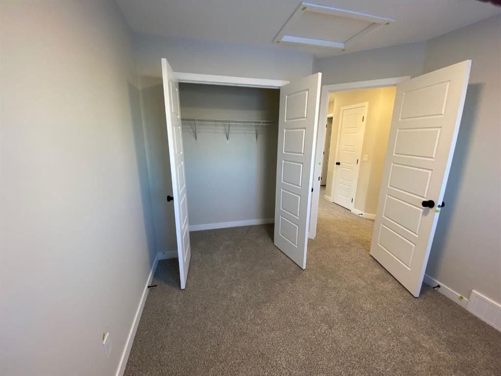 341 Ellen Park, Crossfield, AB - Indoor