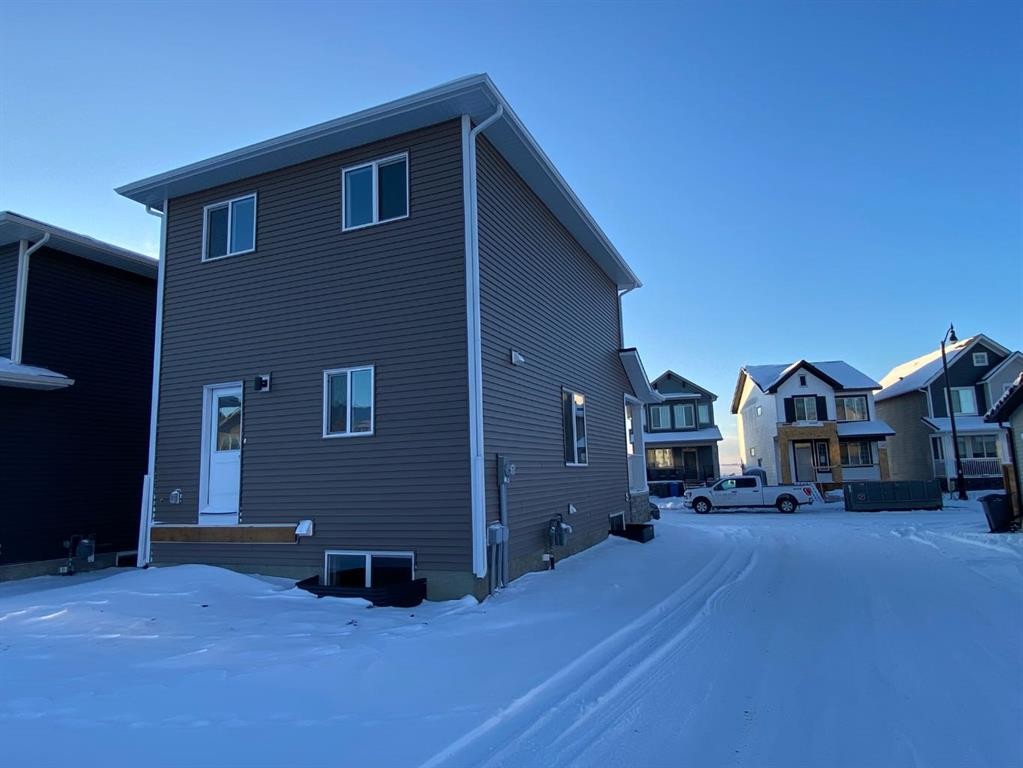 341 Ellen Park, Crossfield, AB - Outdoor