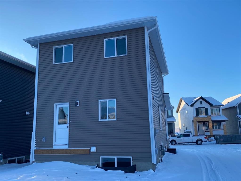 341 Ellen Park, Crossfield, AB - Outdoor