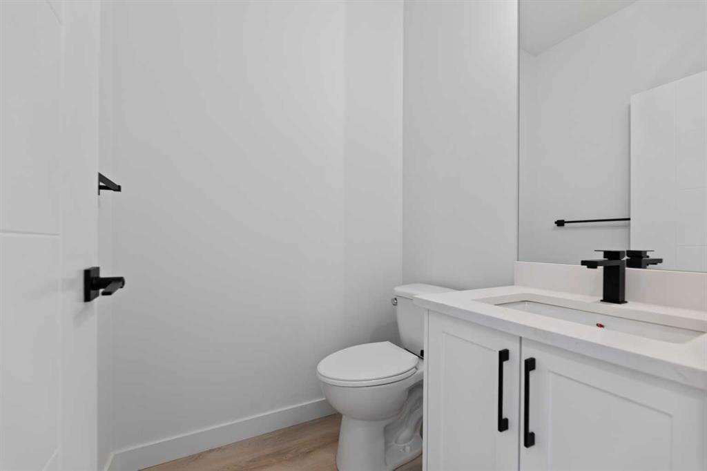 9 Mcclung Gate, Carstairs, AB - Indoor Photo Showing Bathroom