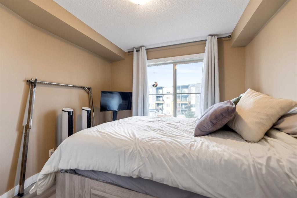 3204-1317 27 Street Se, Calgary, AB - Indoor Photo Showing Bedroom
