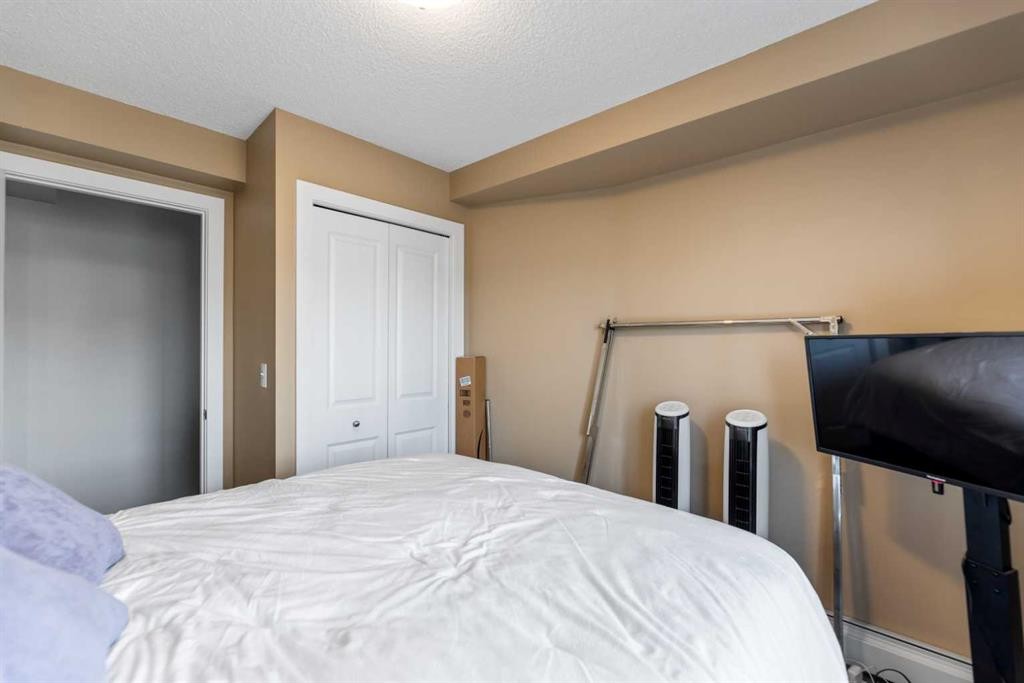3204-1317 27 Street Se, Calgary, AB - Indoor Photo Showing Bedroom