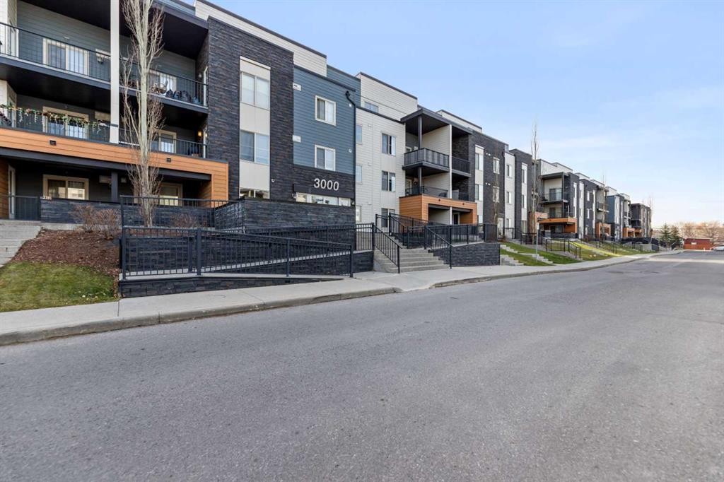 3204-1317 27 Street Se, Calgary, AB - Outdoor With Balcony With Facade