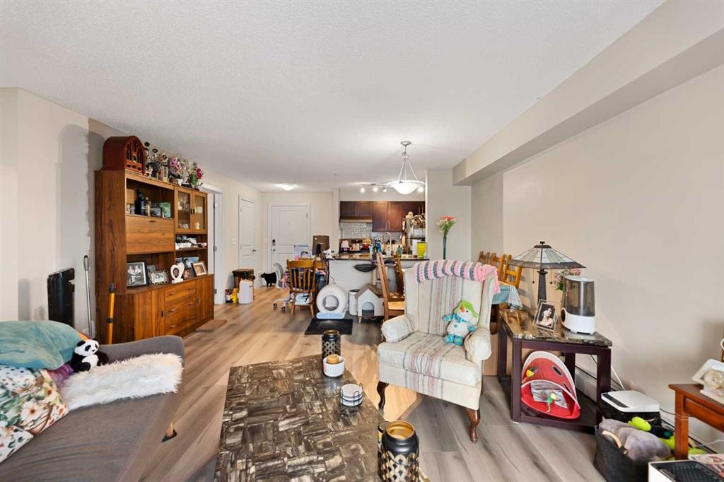 3204-1317 27 Street Se, Calgary, AB - Indoor Photo Showing Living Room