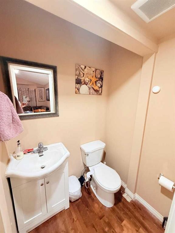 6946 Laguna Way Ne, Calgary, AB - Indoor Photo Showing Bathroom