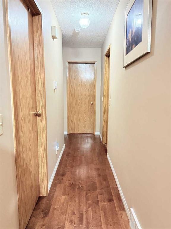 6946 Laguna Way Ne, Calgary, AB - Indoor Photo Showing Other Room