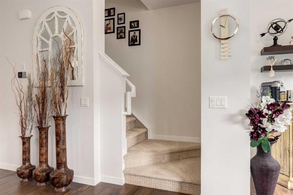 165 Sundown Road, Cochrane, AB - Indoor Photo Showing Other Room