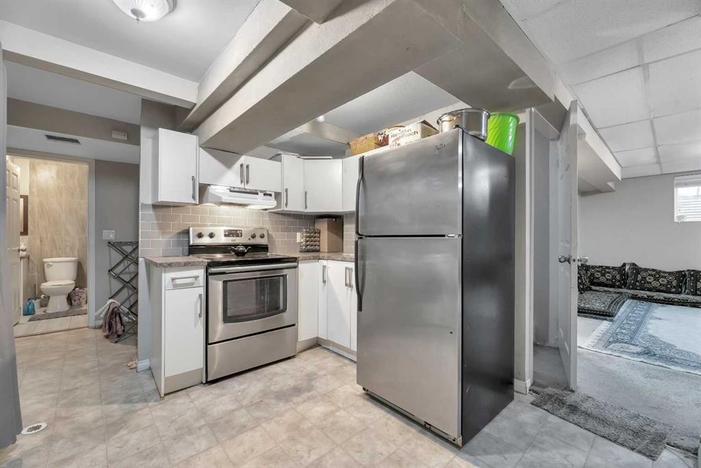 19 Castlepark Way Ne, Calgary, AB - Indoor Photo Showing Kitchen With Stainless Steel Kitchen