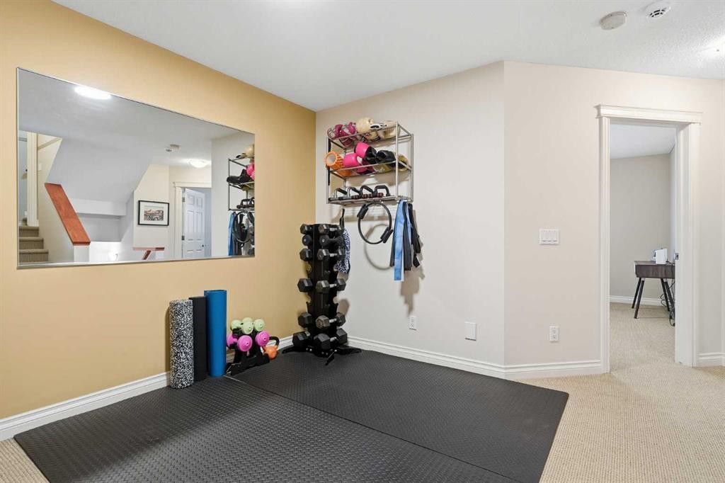45 Somme Boulevard Sw, Calgary, AB - Indoor Photo Showing Other Room