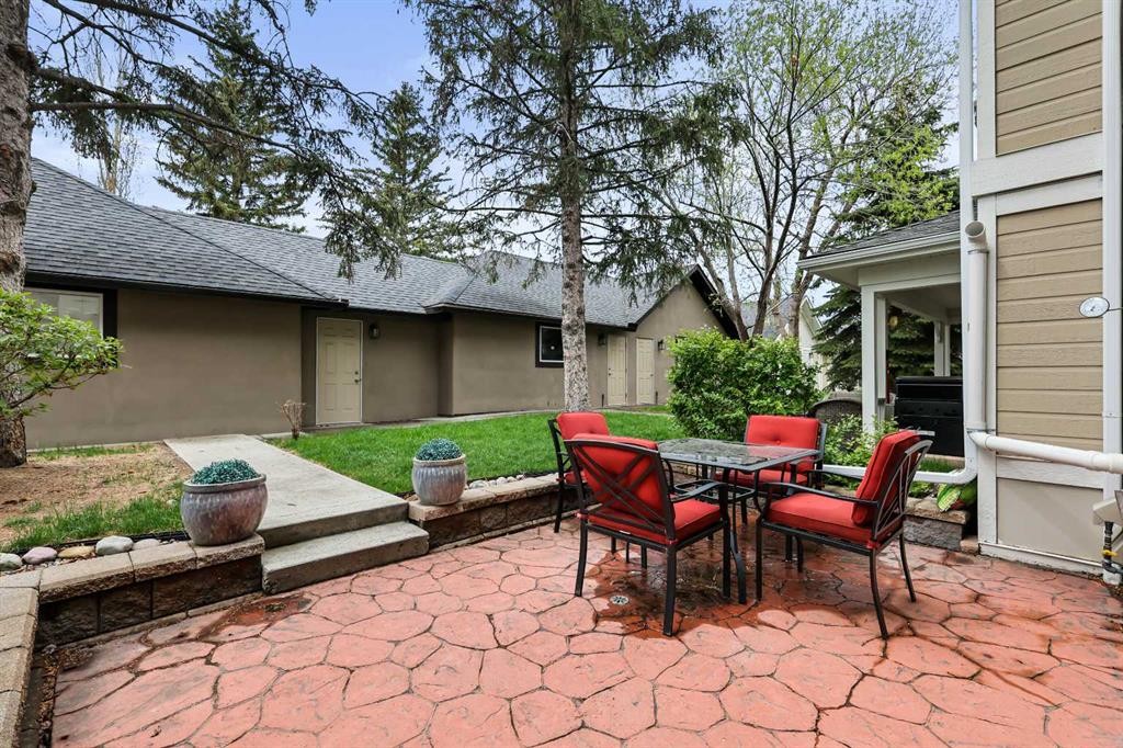 45 Somme Boulevard Sw, Calgary, AB - Outdoor With Exterior