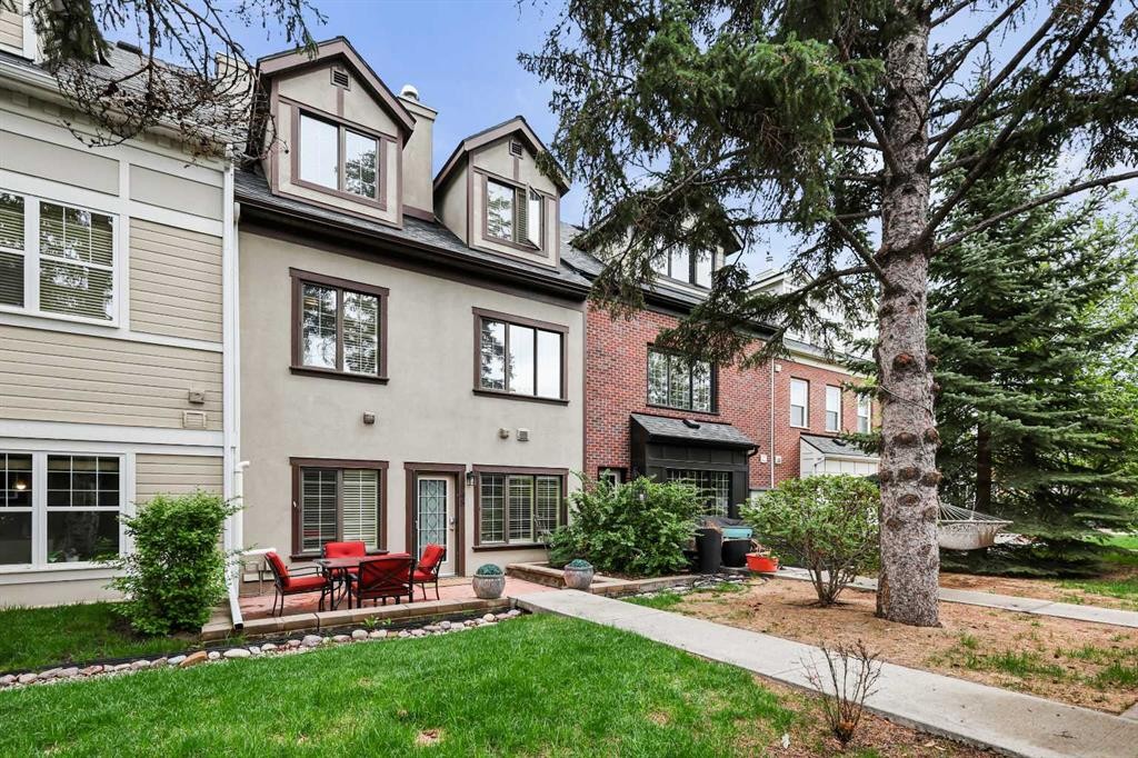 45 Somme Boulevard Sw, Calgary, AB - Outdoor