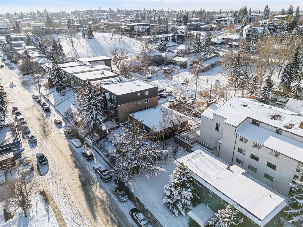 103-2303 17A Street Sw, Calgary, AB - Outdoor With View