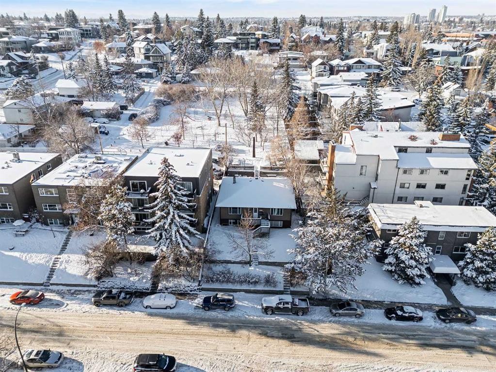 103-2303 17A Street Sw, Calgary, AB - Outdoor With View