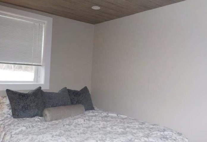 103-2303 17A Street Sw, Calgary, AB - Indoor Photo Showing Bedroom