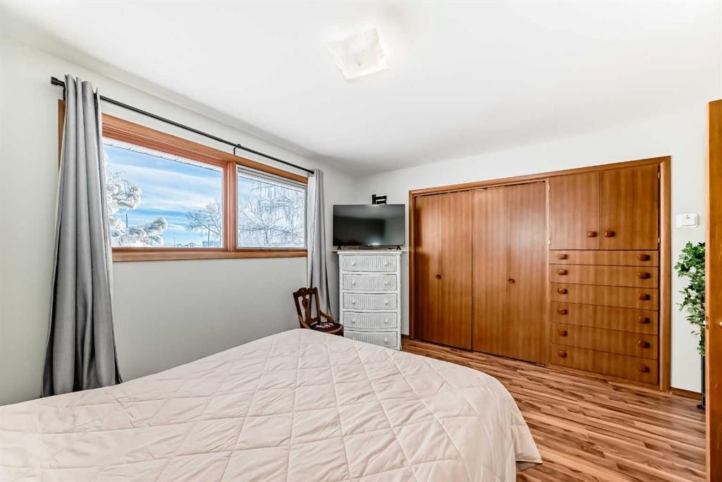 207 6A Avenue, Three Hills, AB - Indoor Photo Showing Bedroom