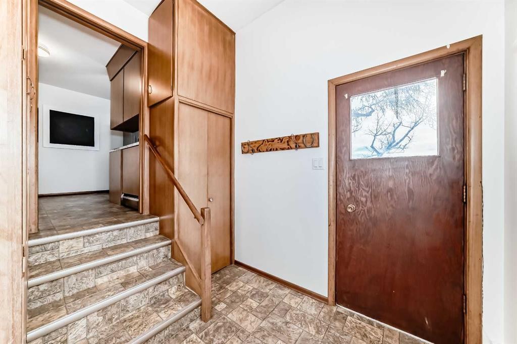 207 6A Avenue, Three Hills, AB - Indoor Photo Showing Other Room