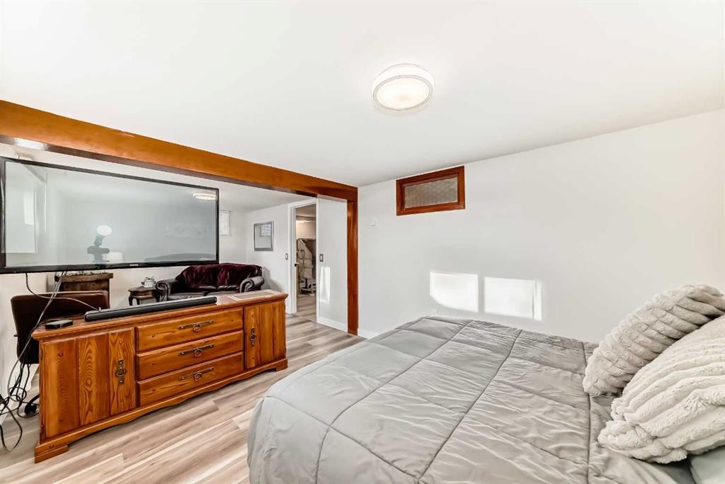 207 6A Avenue, Three Hills, AB - Indoor Photo Showing Bedroom