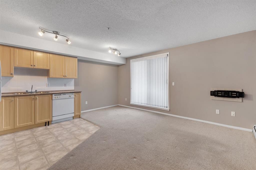 1109-505 Railway Street West, Cochrane, AB - Indoor Photo Showing Kitchen