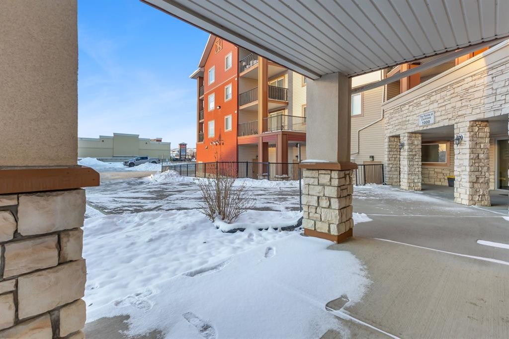1109-505 Railway Street West, Cochrane, AB - Outdoor