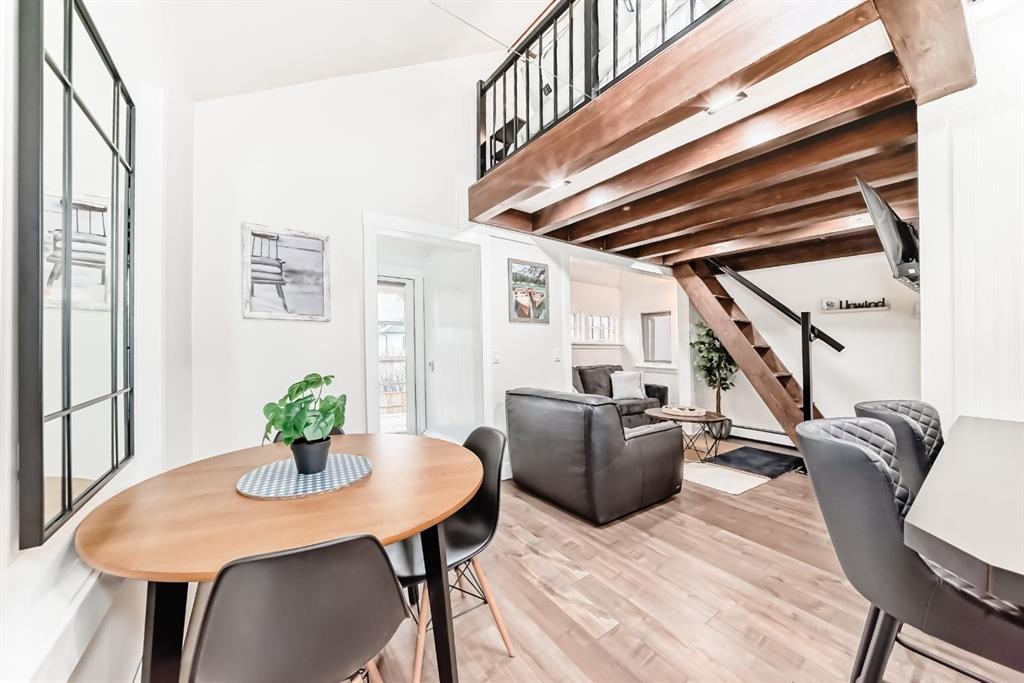 3835 Parkhill Street Sw, Calgary, AB - Indoor Photo Showing Dining Room
