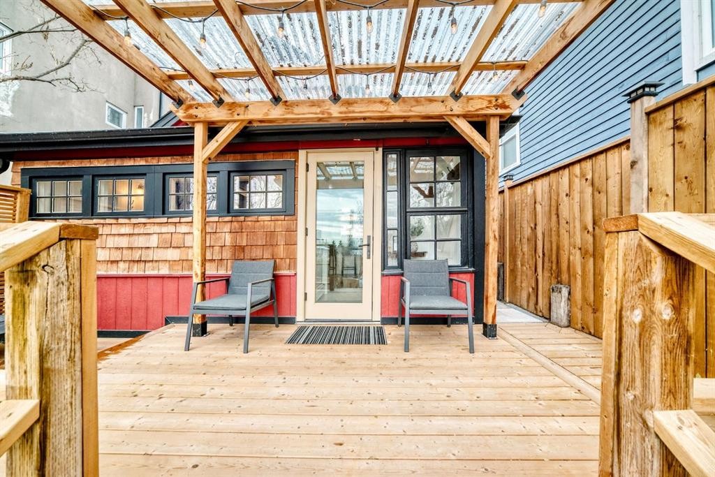 3835 Parkhill Street Sw, Calgary, AB - Outdoor With Exterior