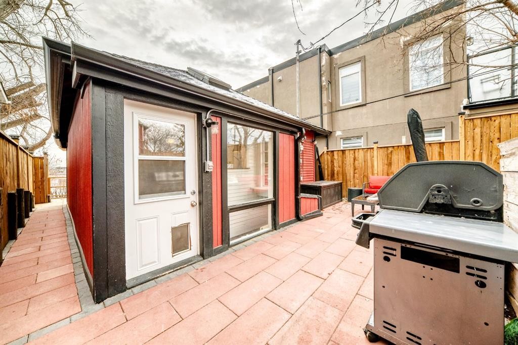 3835 Parkhill Street Sw, Calgary, AB - Outdoor With Exterior