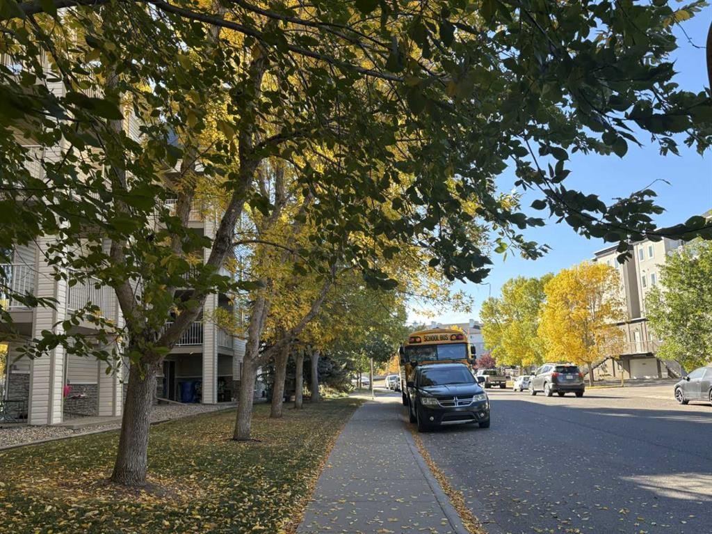 #418-4000 Somervale Court Sw, Calgary, AB - Outdoor