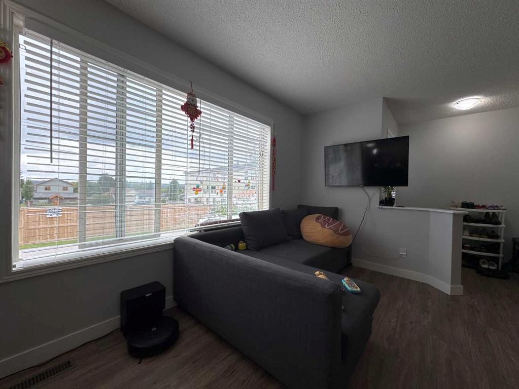 8-304 Ross Avenue, Cochrane, AB - Indoor