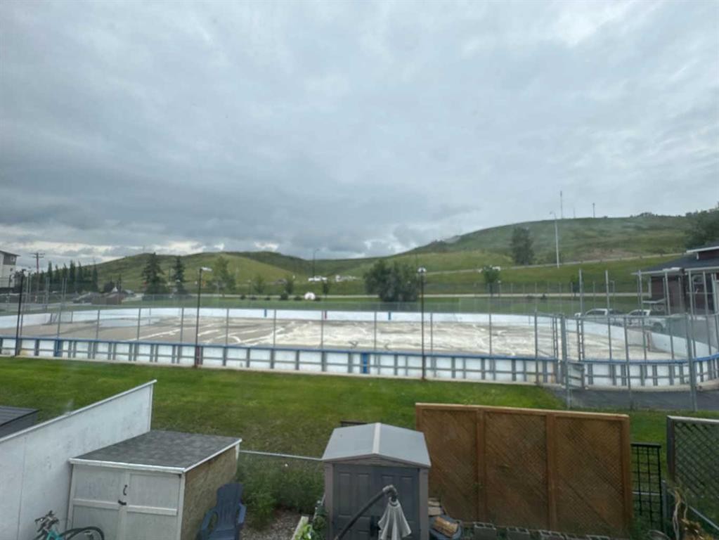 8-304 Ross Avenue, Cochrane, AB - Outdoor