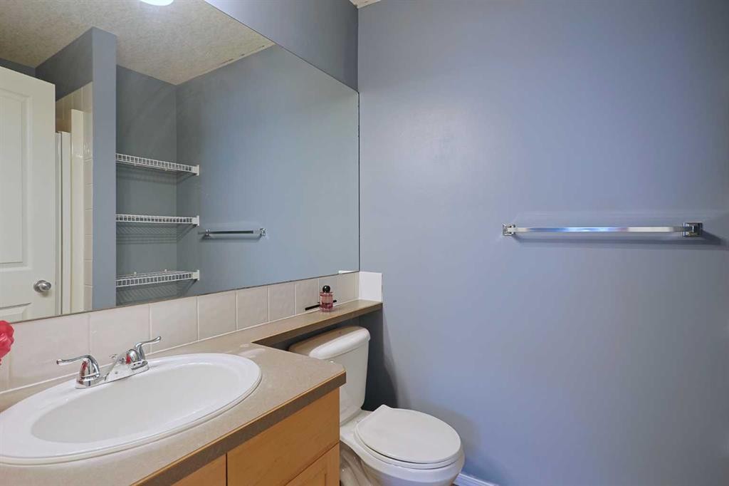322 Country Village Cape Ne, Calgary, AB - Indoor Photo Showing Bathroom