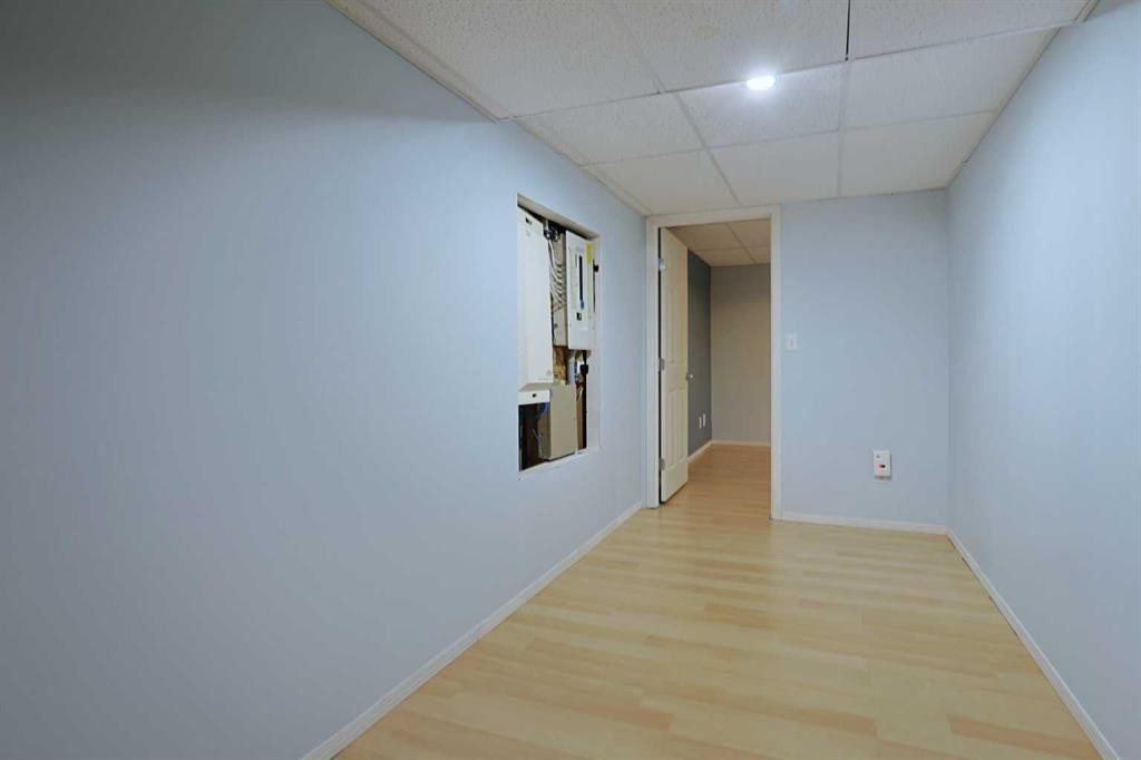 322 Country Village Cape Ne, Calgary, AB - Indoor Photo Showing Other Room
