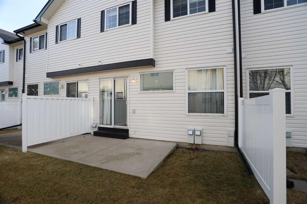 322 Country Village Cape Ne, Calgary, AB - Outdoor With Exterior