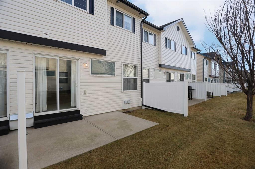 322 Country Village Cape Ne, Calgary, AB - Outdoor With Exterior