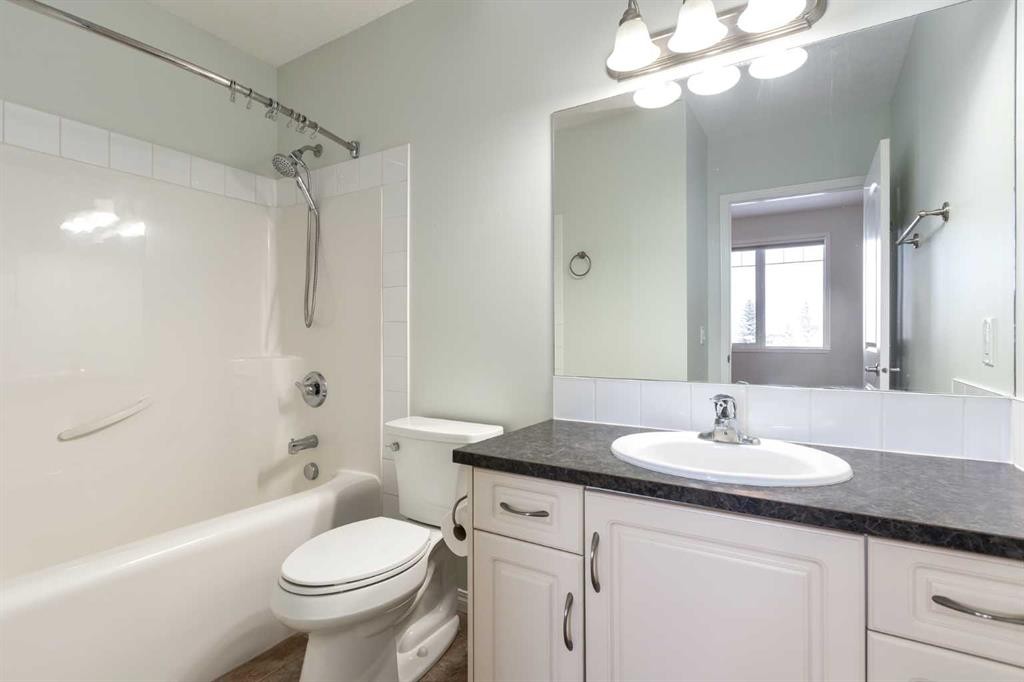 316-43 Sunrise Loop Se, High River, AB - Indoor Photo Showing Bathroom