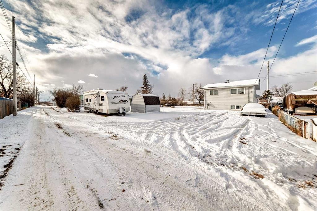 220 Haskayne Avenue, Gleichen, AB - Outdoor