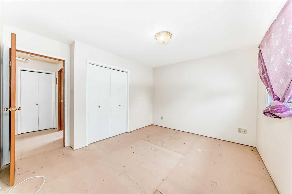 220 Haskayne Avenue, Gleichen, AB - Indoor Photo Showing Other Room