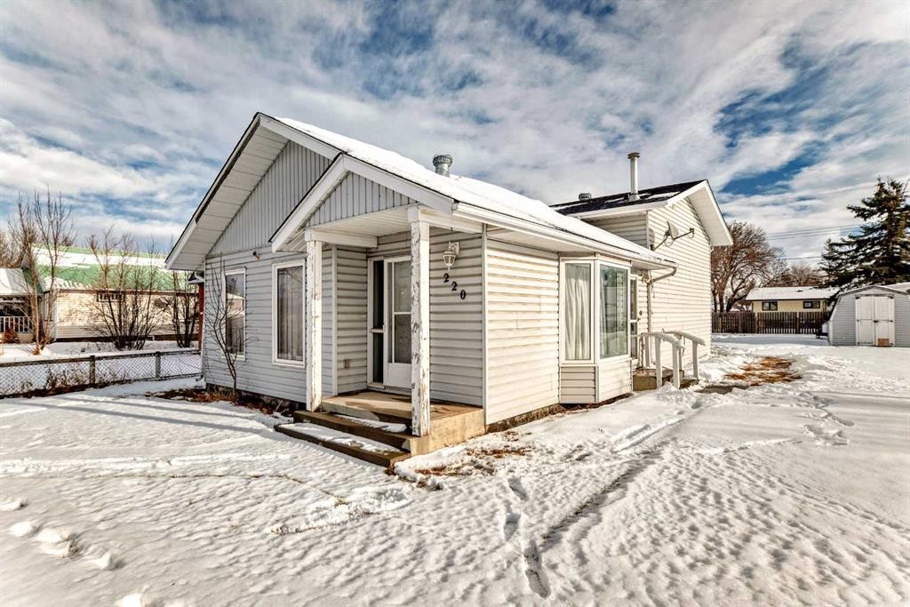 220 Haskayne Avenue, Gleichen, AB - Outdoor