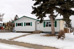 708 Sacramento Place SW Calgary, AB T2W 0R5