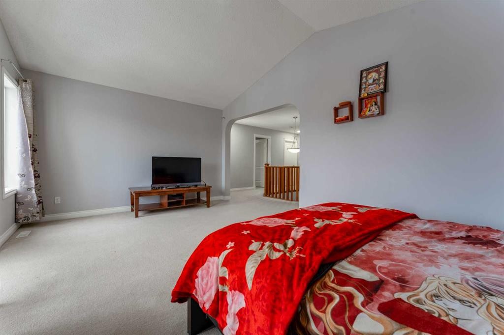 236 Willowmere Way, Chestermere, AB - Indoor Photo Showing Bedroom