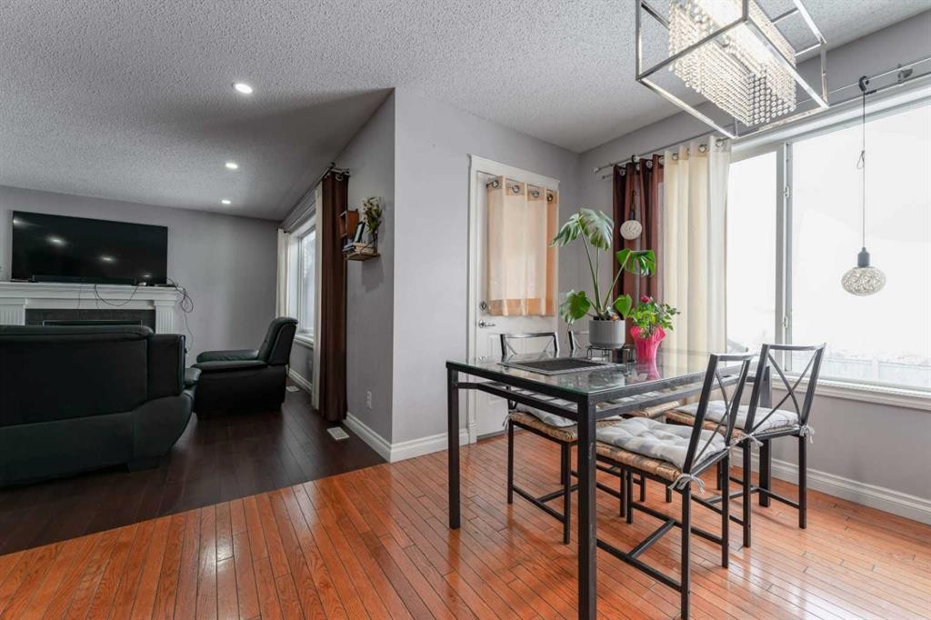 236 Willowmere Way, Chestermere, AB - Indoor Photo Showing Other Room