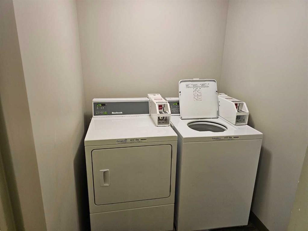 105-5812 61 Street, Red Deer, AB - Indoor Photo Showing Laundry Room